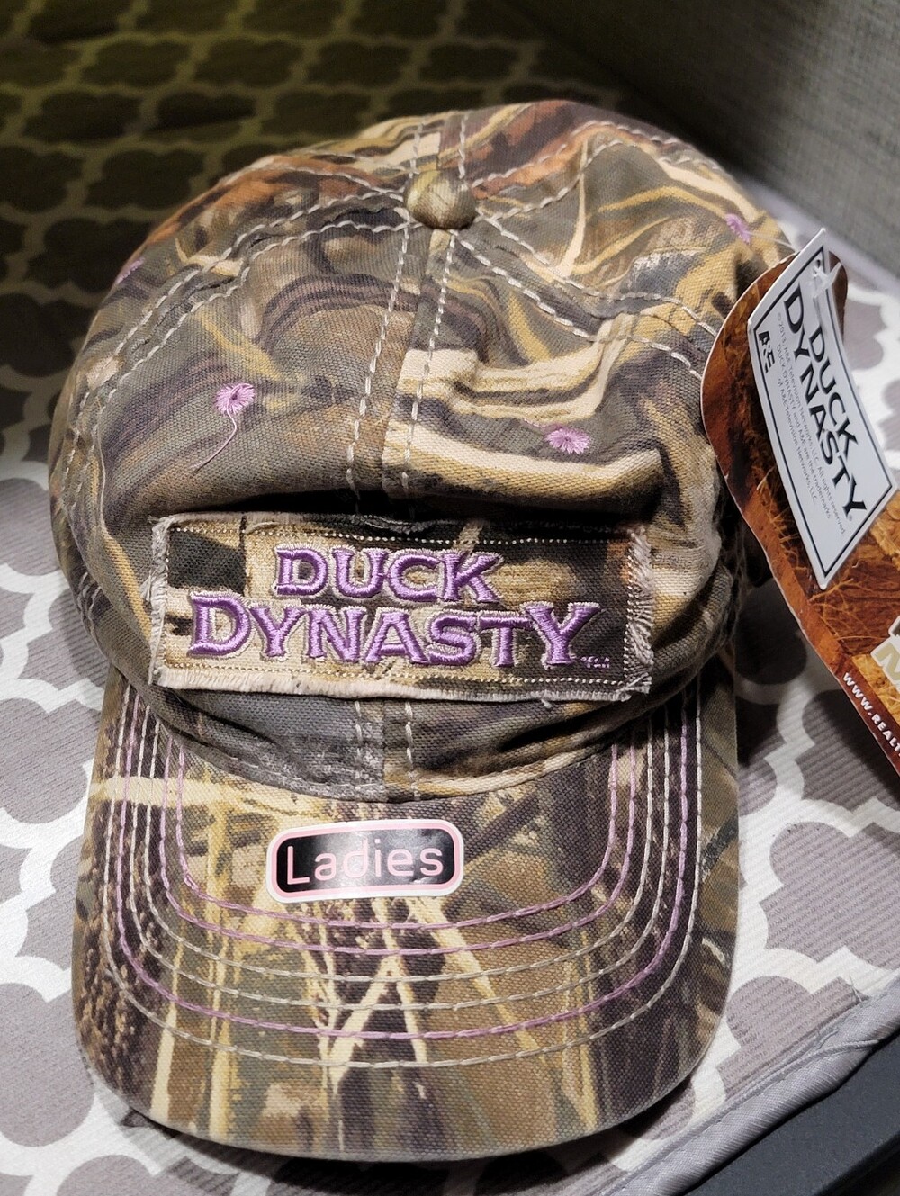Duck Dynasty Ladies Camouflage Baseball Cap - Camo & Purple. NWT!